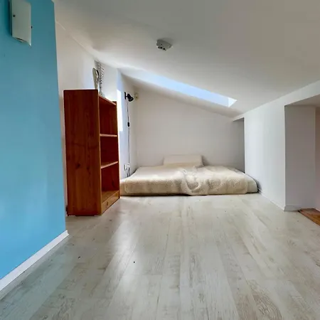 Διαμέρισμα Stylish Rooftop Near Old Town *